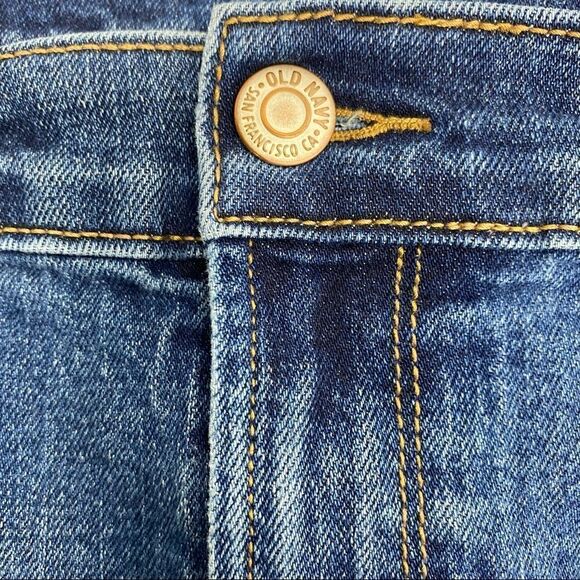 Old Navy The Drew Cuffed Short size 16 - Picture 4 of 5